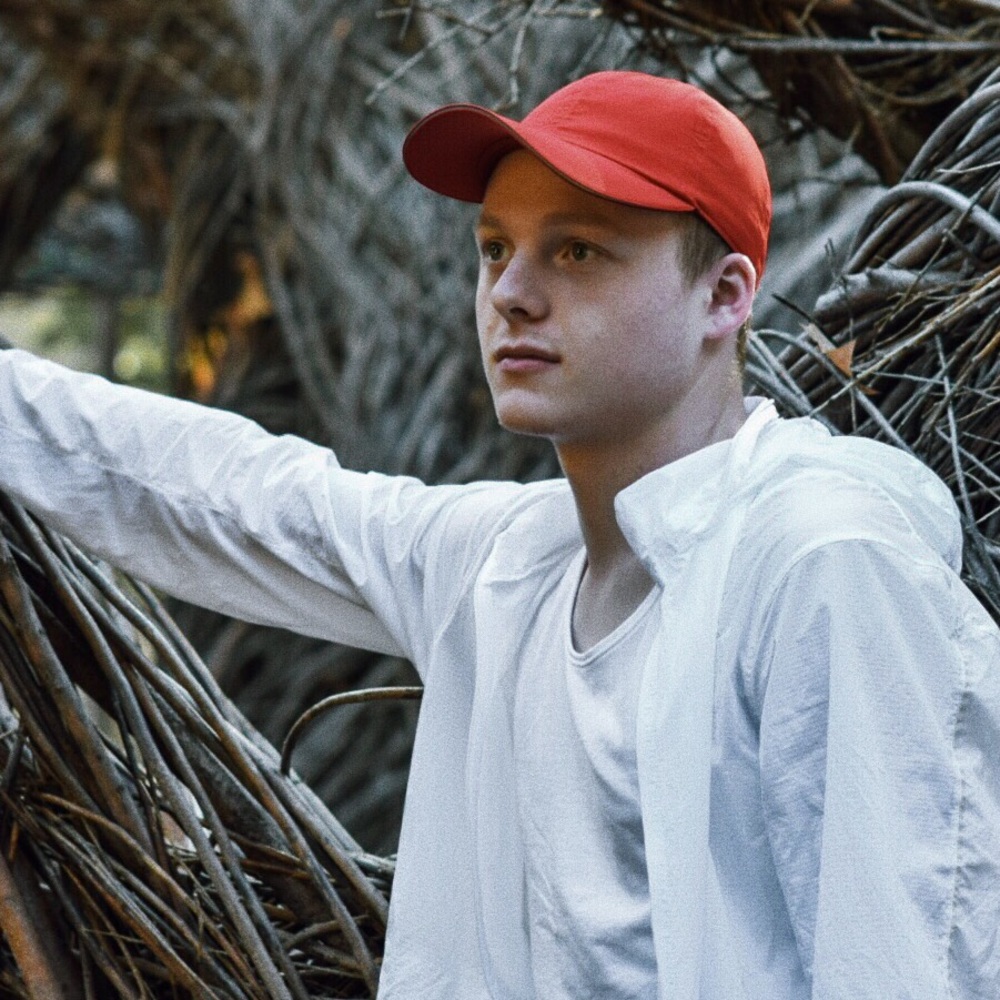 Meet your Posher, Ethan